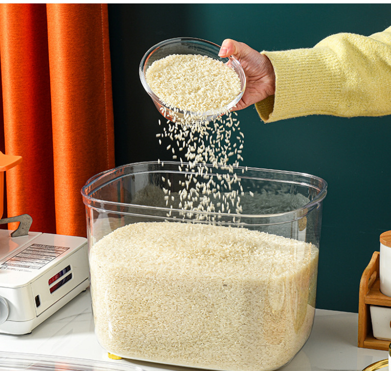 Household rice bucket full figure