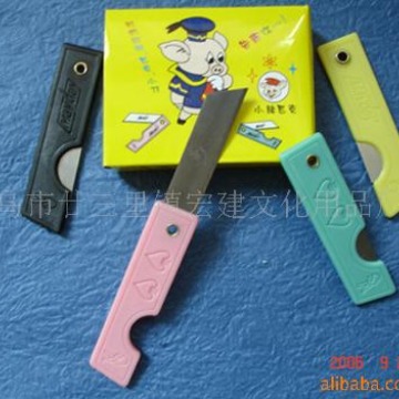 Supply plastic pencil sharpeners, small knives, plastic pencil sharpeners, portable mini folding pencil sharpeners, express unboxing knives Specification image