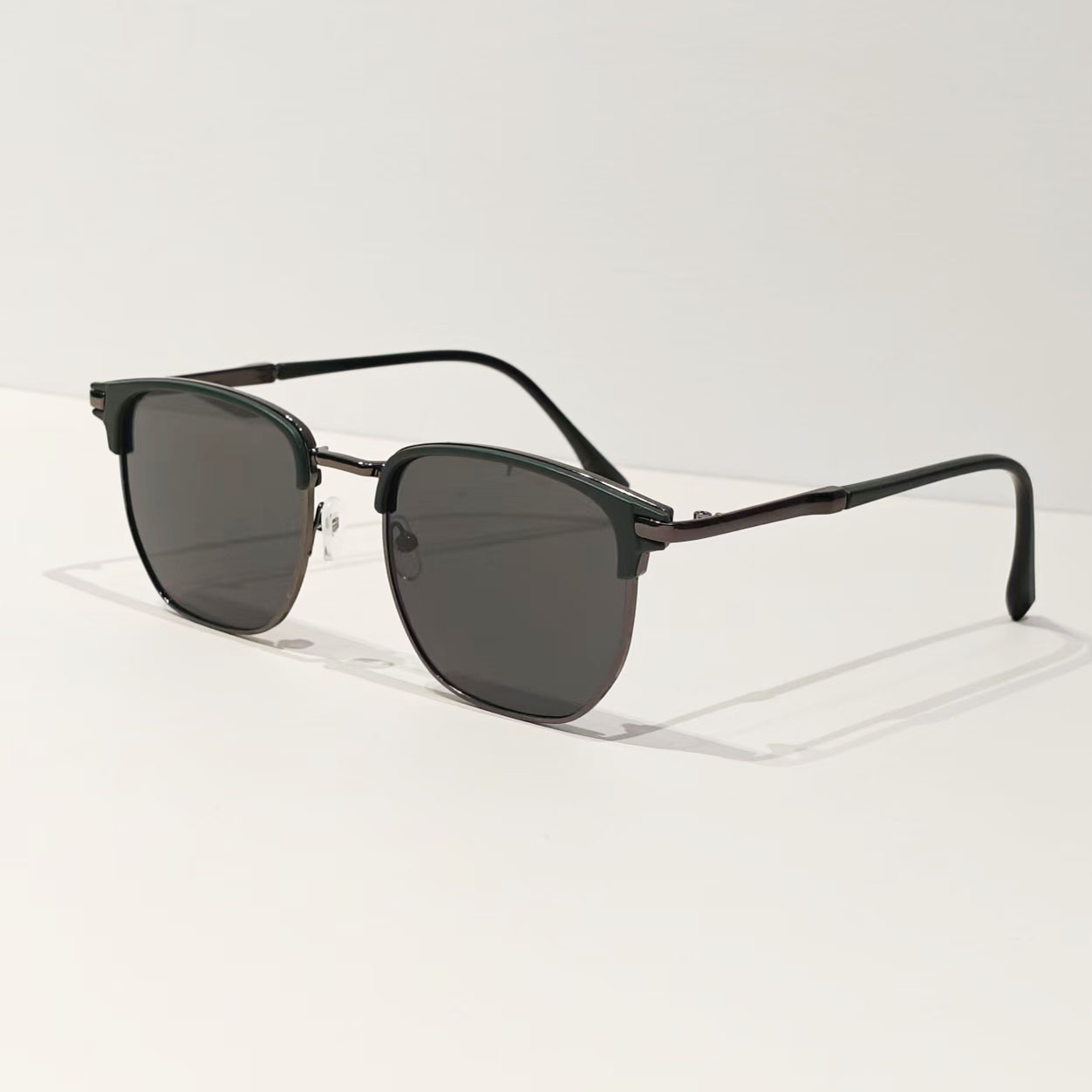 New retro, versatile sunglasses for daily use, UV protection, artistic, individualistic, refined semi-framed, and niche ins sunglasses