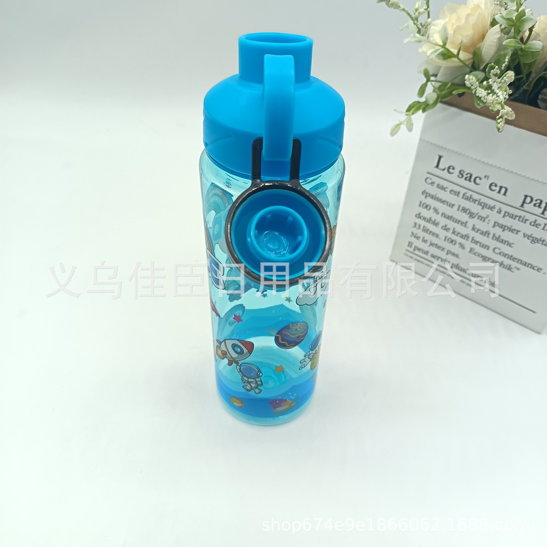 Cross-border best-selling summer space cup, direct drinking cup with screw cap, men's and women's drinking cup, high appearance level, portable sports water bottle details Picture