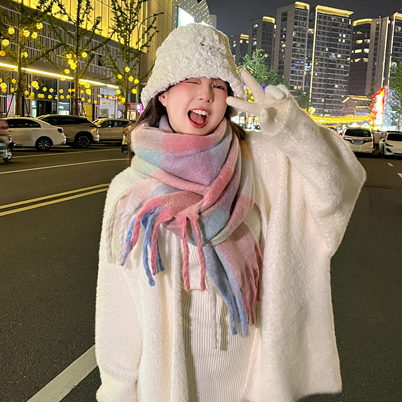 2024新款仙女粉渐变韩系流苏马海毛围巾女冬季保暖围脖仿羊绒围巾