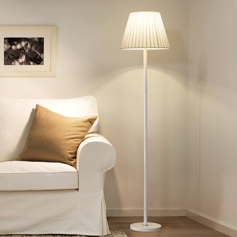 落地灯客厅卧室床头灯现代创意温馨装饰LED遥控沙发可调落地通往