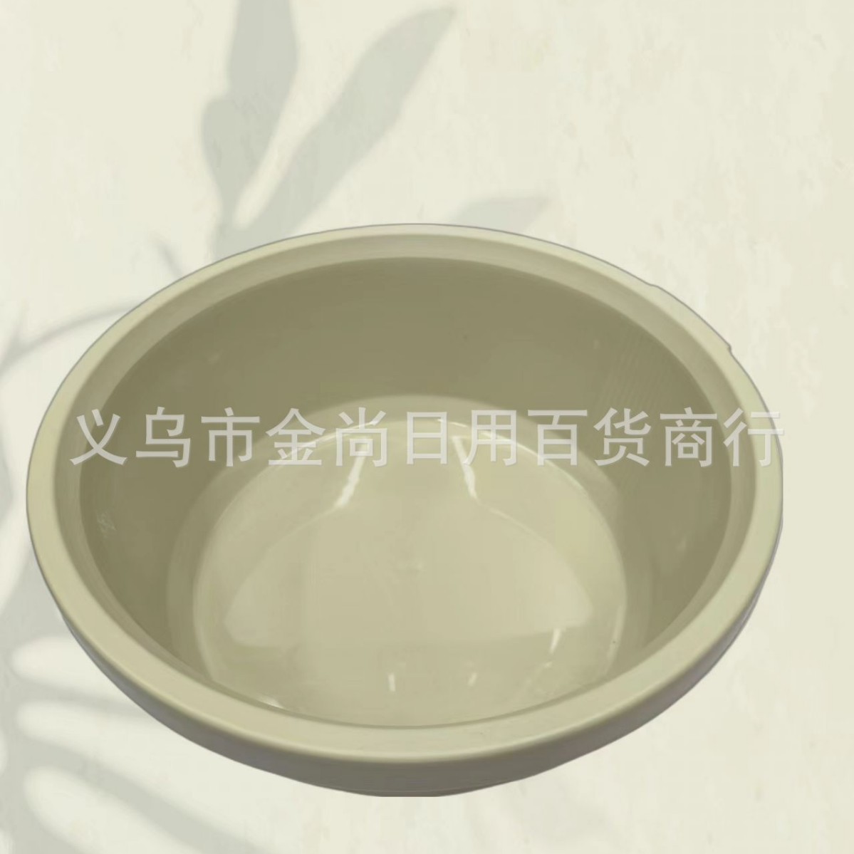 Household round plastic washbasin, student dormitory laundry basin, gift household laundry plastic Application Scenario