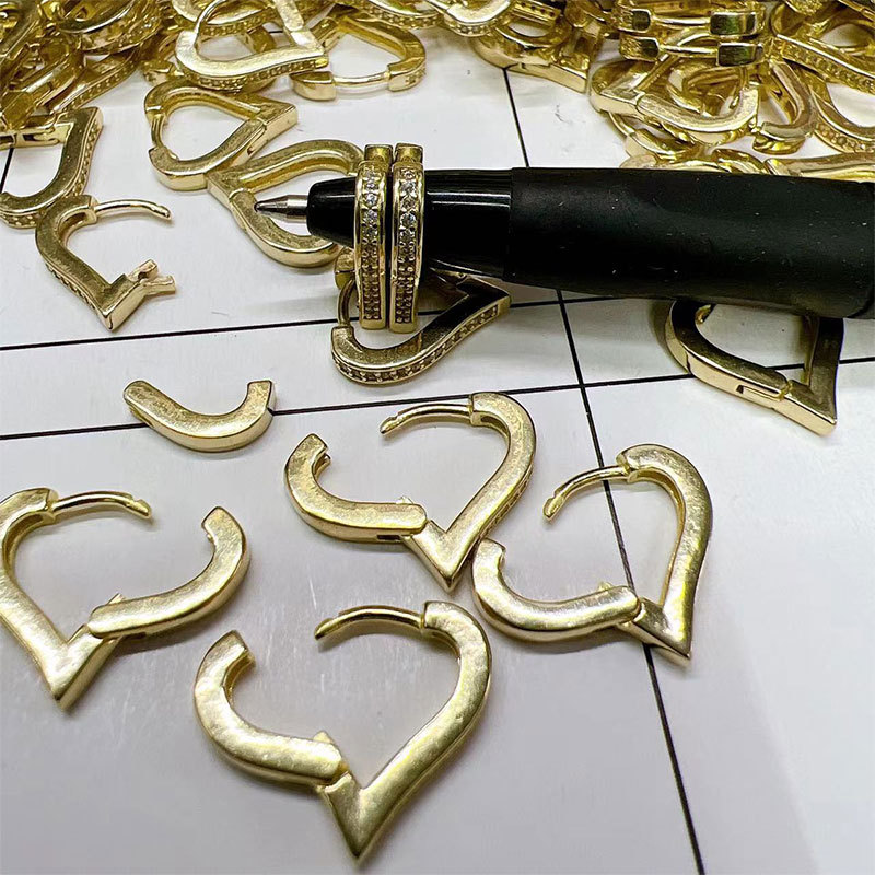 微镶爱心耳环女INS潮轻奢设计感耳扣小众设计耳钉简约个性耳饰