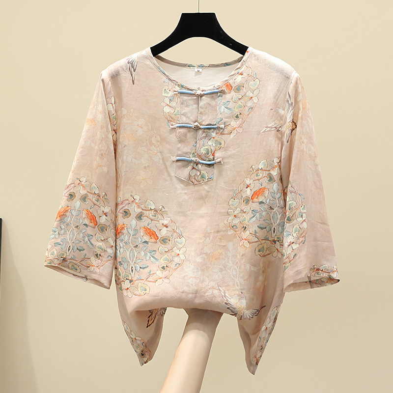 Chinese-style ramie retro spring short top for women with a button-up design that makes them look younger. A trendy cotton and linen unique shirt