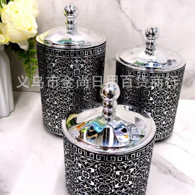 Hot-selling European-style creative ins beaded, embossed silver ring, heart flower design, round storage tank without feet, with color box Application Scenario