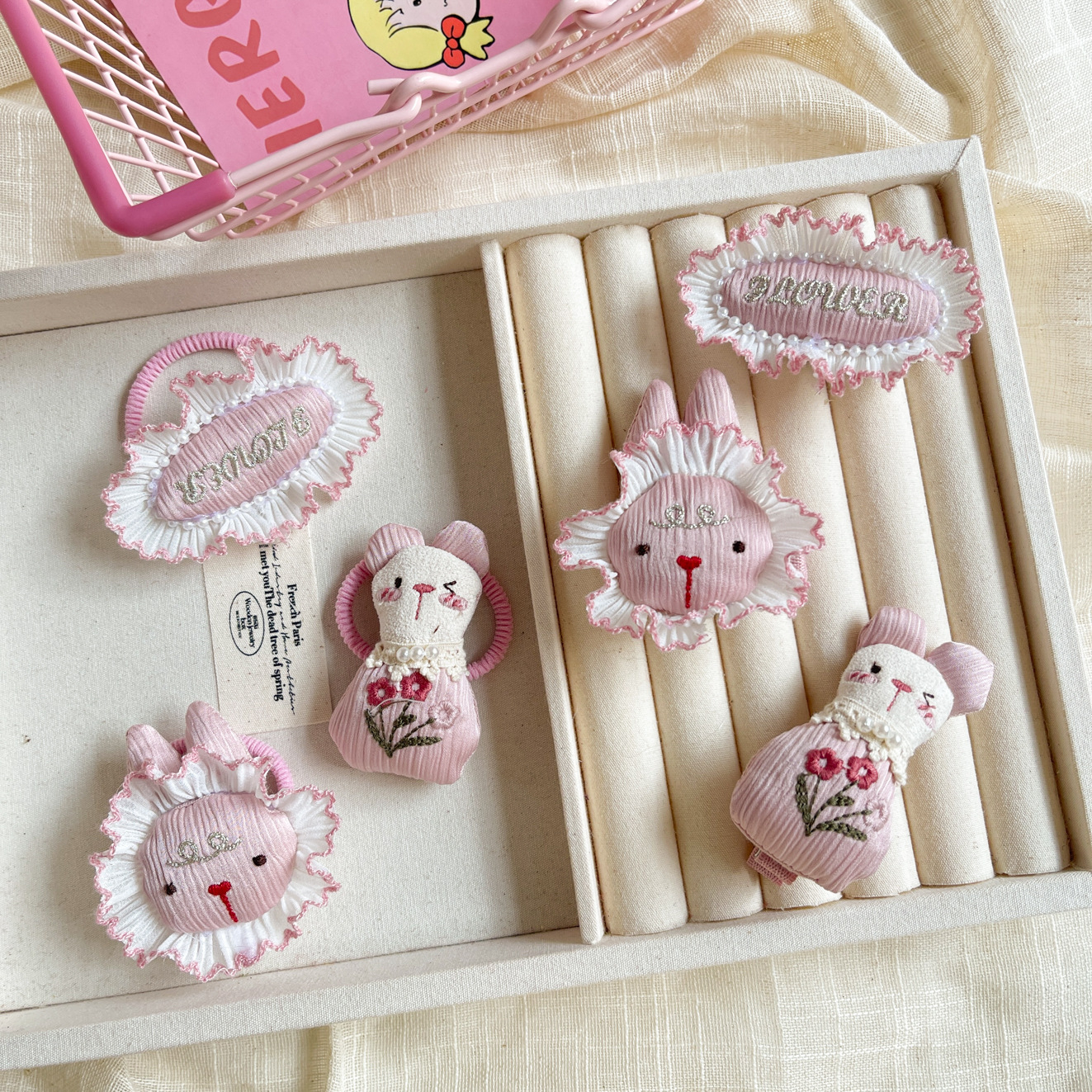 Spring 2025 Pink cartoon rabbit hairpins, lace pearl children's hair bands, sweet girl hairpins, embroidered hair ties Specification image