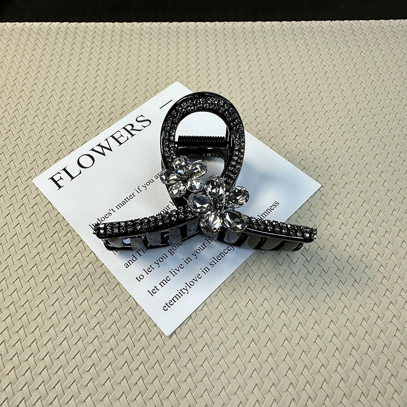 Korean Light Luxury Full Diamond And Word Shark Clip Female Back Of The Head Top Clip Crystal Petals Premium Touch Shark Clip Hair Accessories Specification drawing