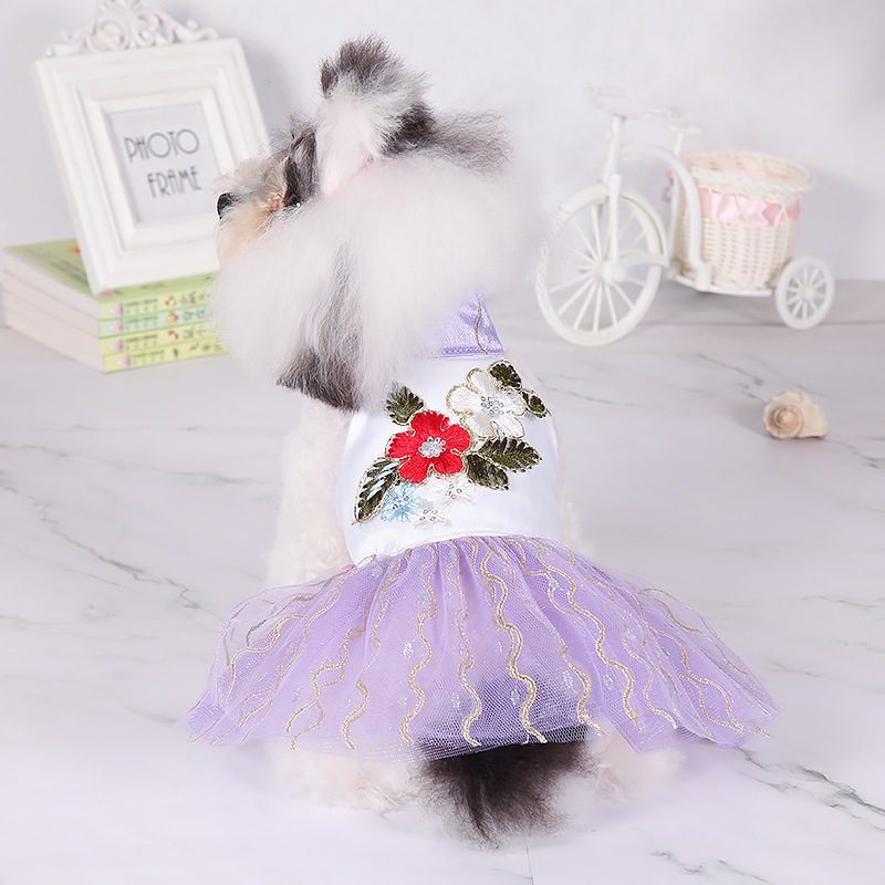 Pet dress, summer gold thread sequined dog dress, cute princess-style lace skirt, cat clothing details Picture