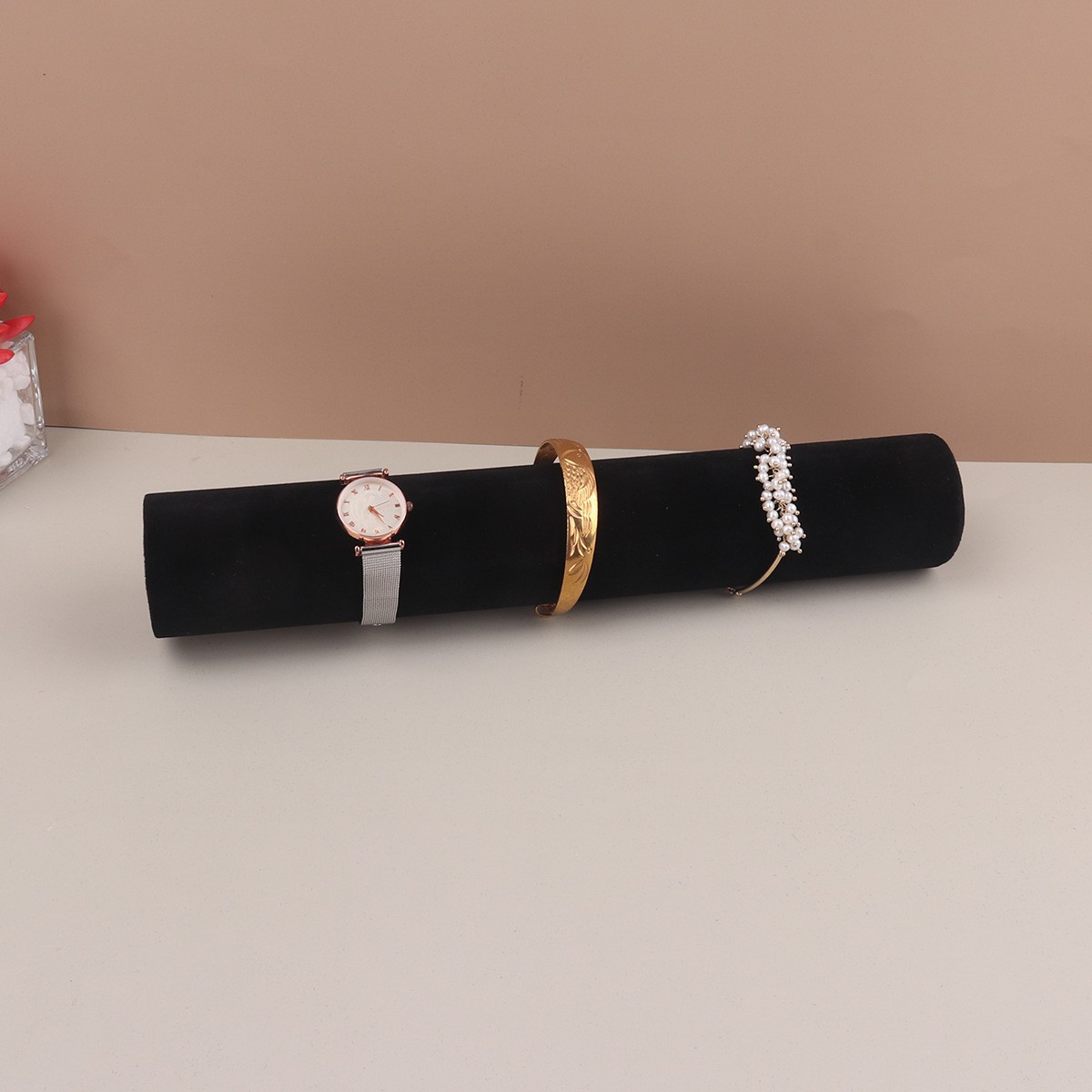 Bracelet display stand, fleece bracelet, jewelry and jewelry storage and display props, street stall jewelry stand, creative jewelry stand Application Scenario