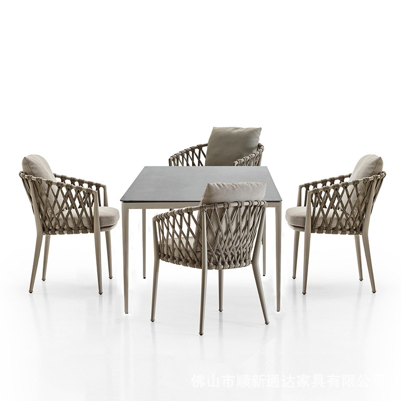 藤编桌椅实物图