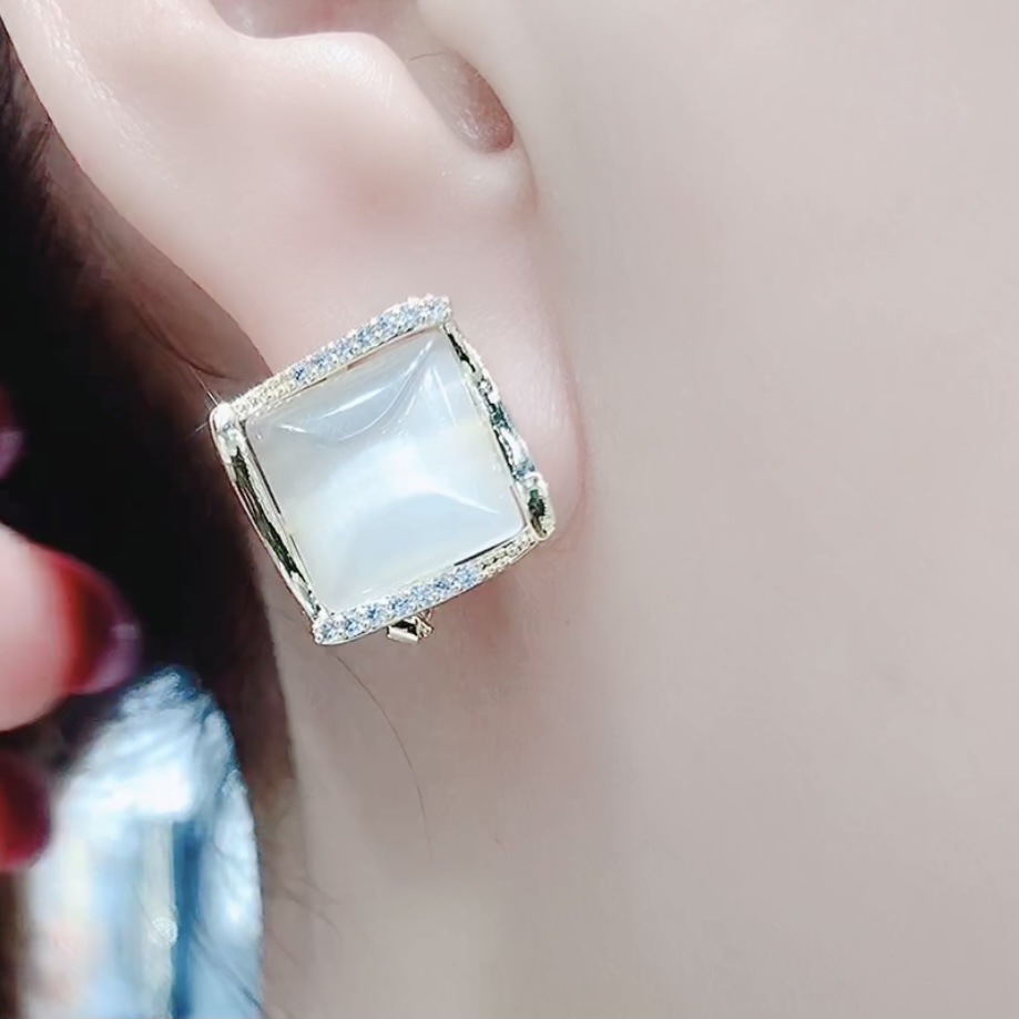 s925耳针/圣美妮饰品细节图