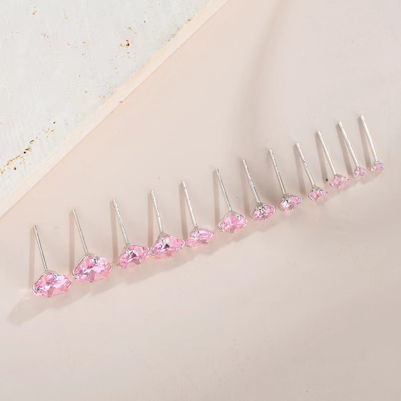 Bessie Silver s925 Pink heart-shaped four-prong Stud earrings with sparkling diamonds and sweet zircon heart-shaped earrings Application Scenario
