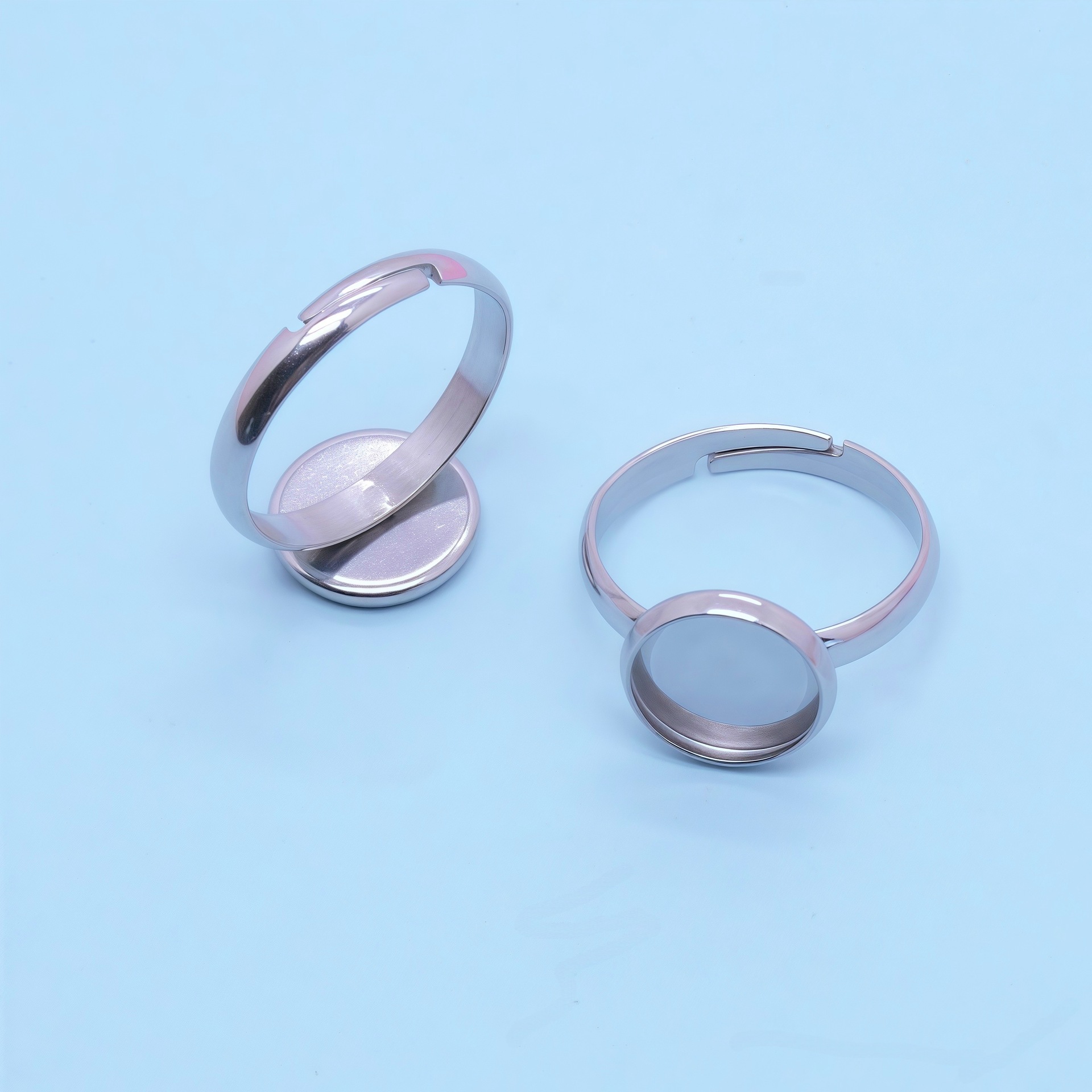 Factory direct sales of stainless steel time gemstone base and empty support ring, diy hand-adjustable ring accessory Application Scenario