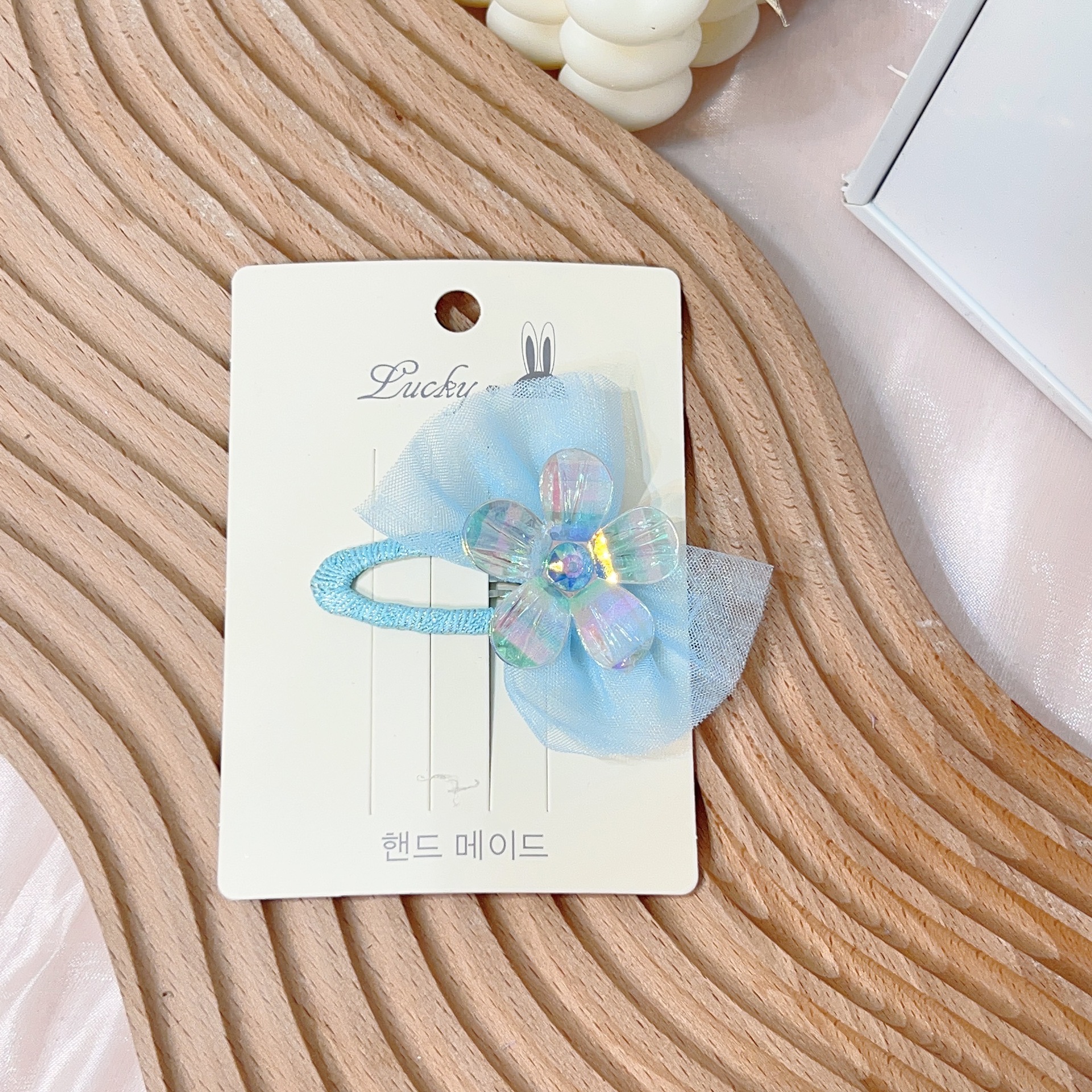 Lt1068 Salsa Bow Tie Five-Petal Flower Hair Clip Application Scenario