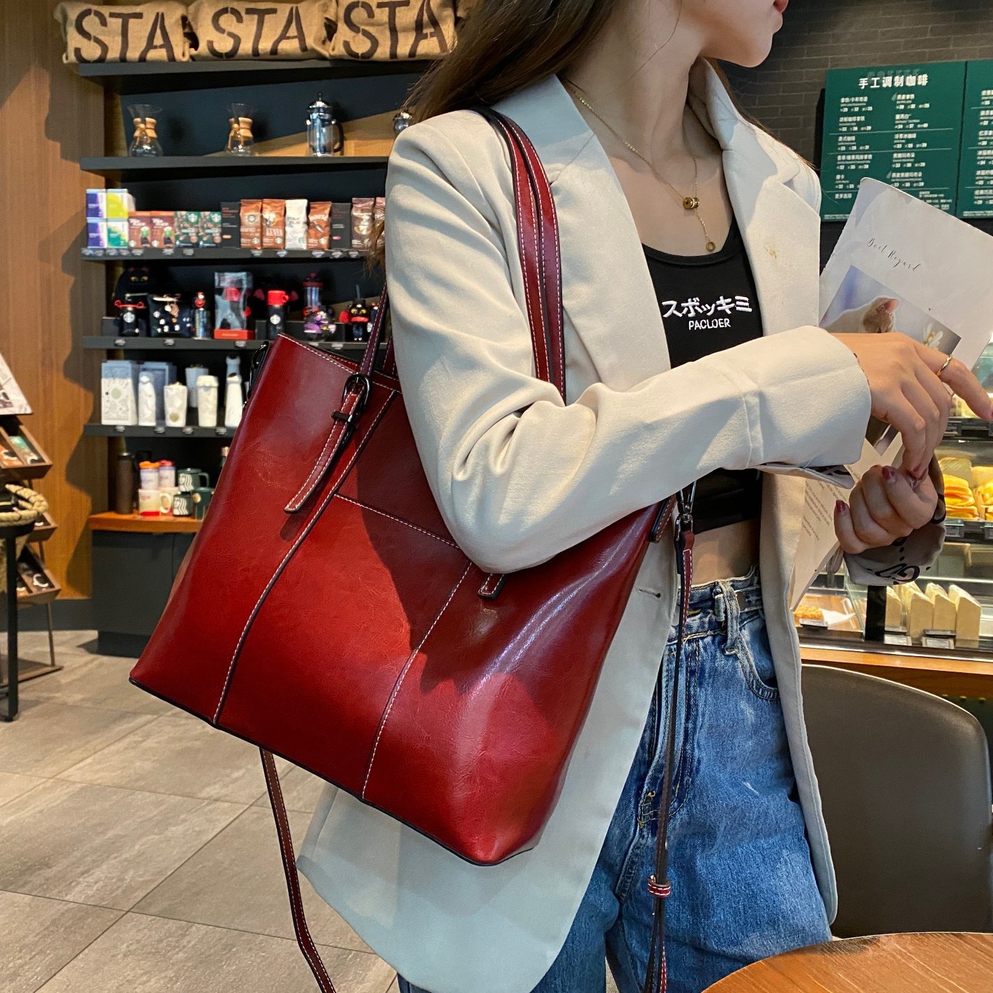 A new 2024 trendy and fashionable large-capacity cowhide crossbody bag for women, a tote single-shoulder bag Specification image
