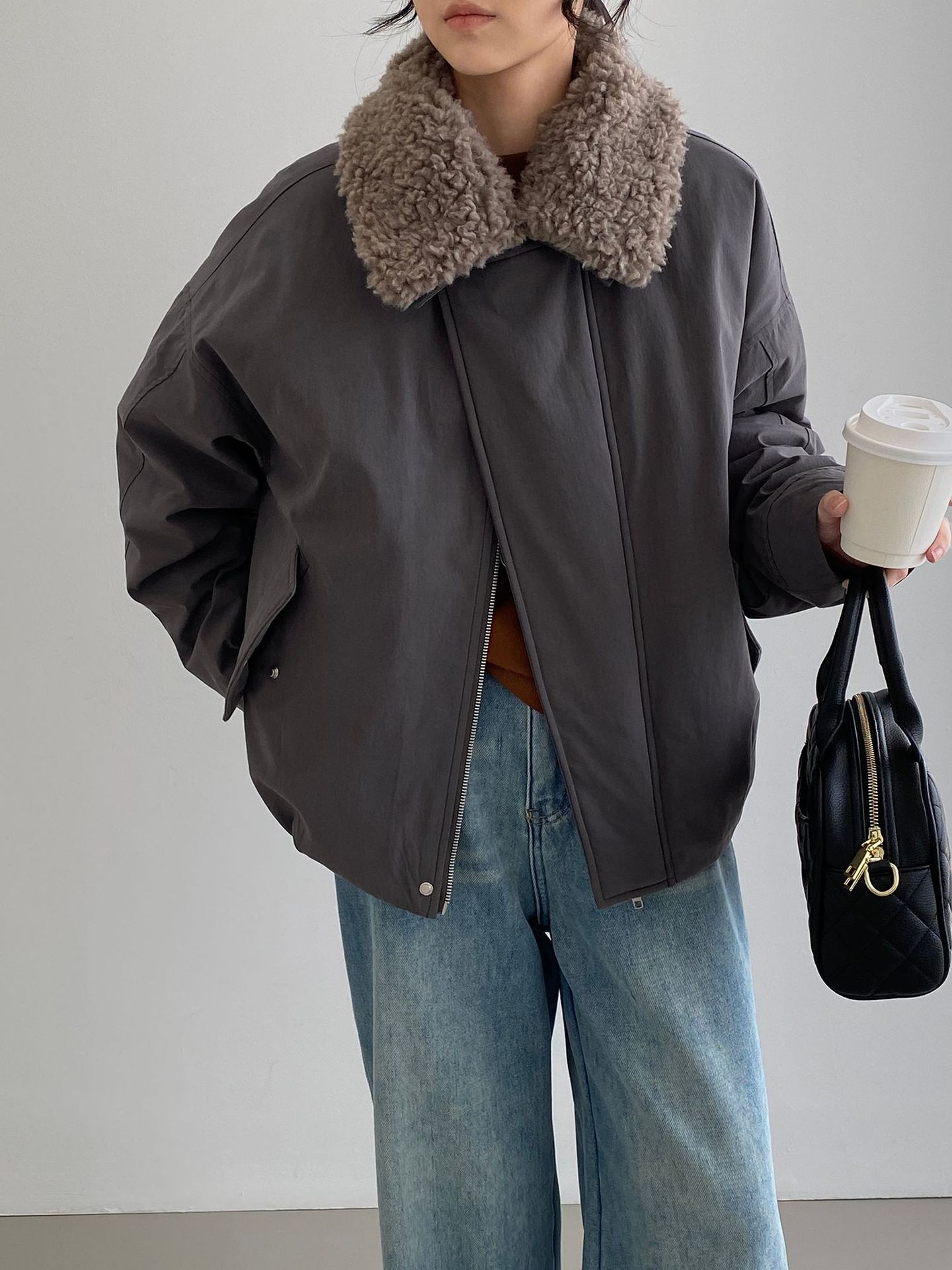 Then, the gentle purple lambskin collar down jacket for women, thickened white duck down warm style overcoming coat 5071 Specification image