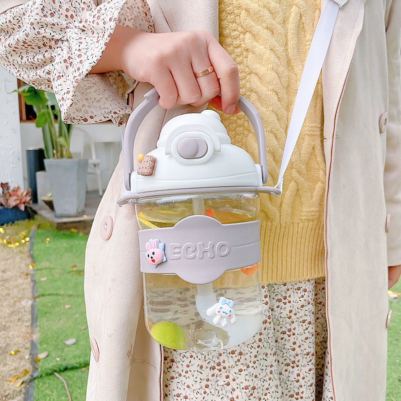 水杯女生高颜细节图