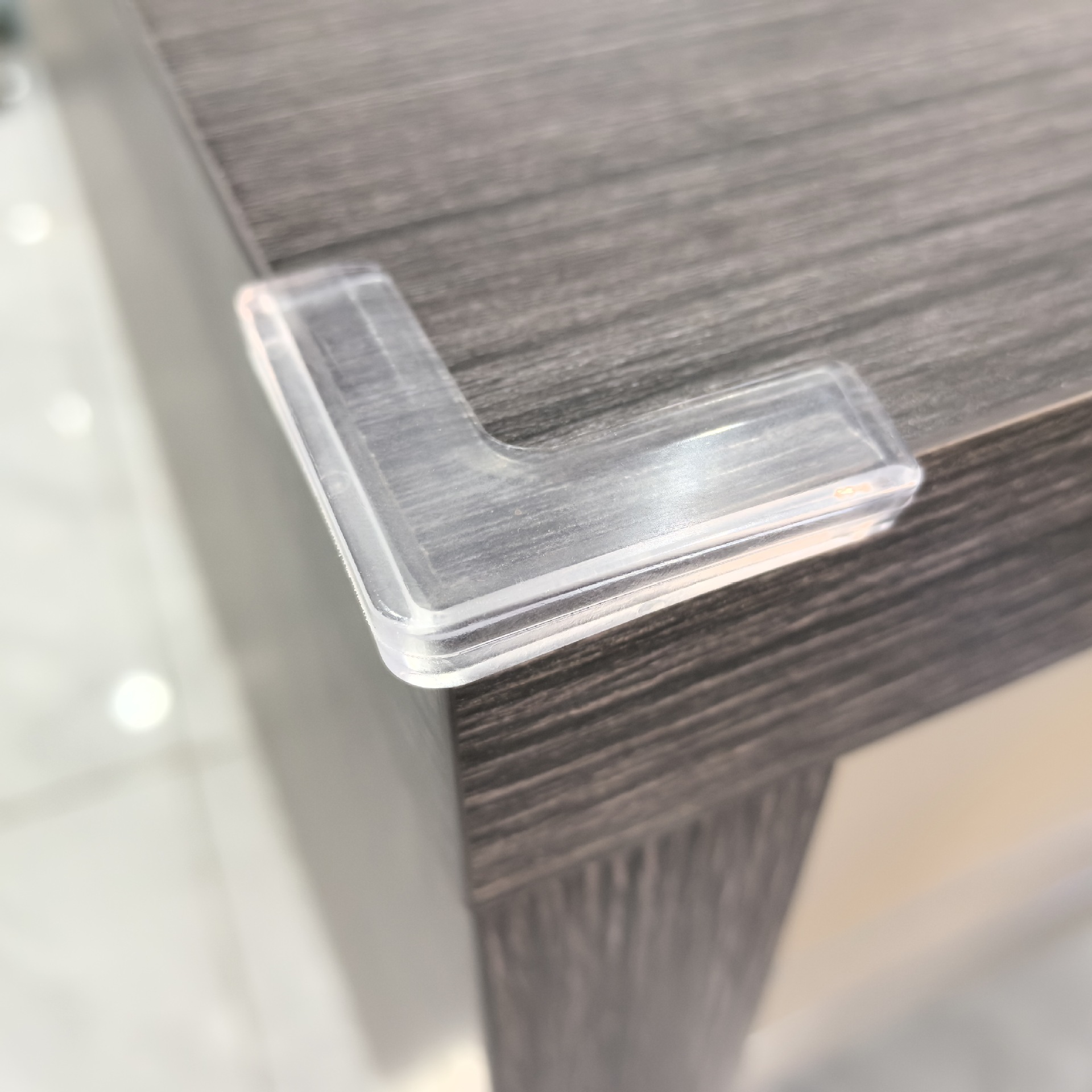Soft transparent anti-collision table corner protectors, anti-collision corners for glass coffee tables, wholesale of household soft rubber anti-collision corners full figure
