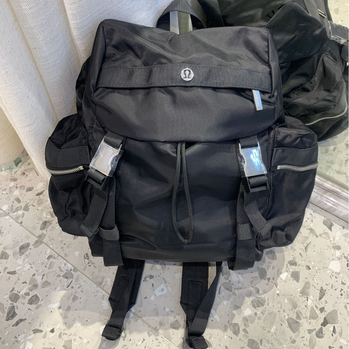 Lululemon Backpack Wunderlust 14L Capped Backpack Large Capacity Travel Bag For Women full figure