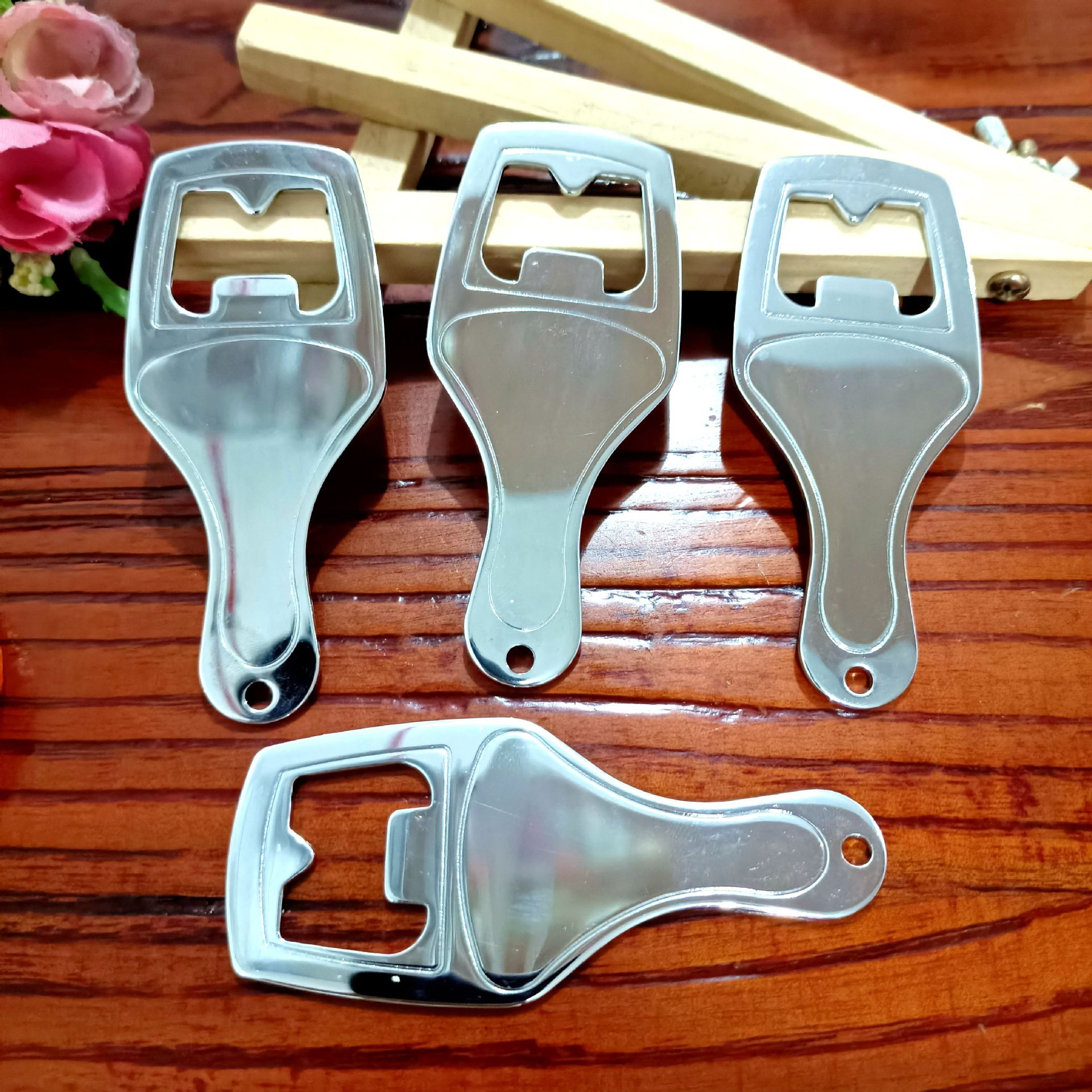Metal shiny bottle screwdriver, beer screwdriver, screwdriver box, fine bottle screwdriver, 1 yuan supply