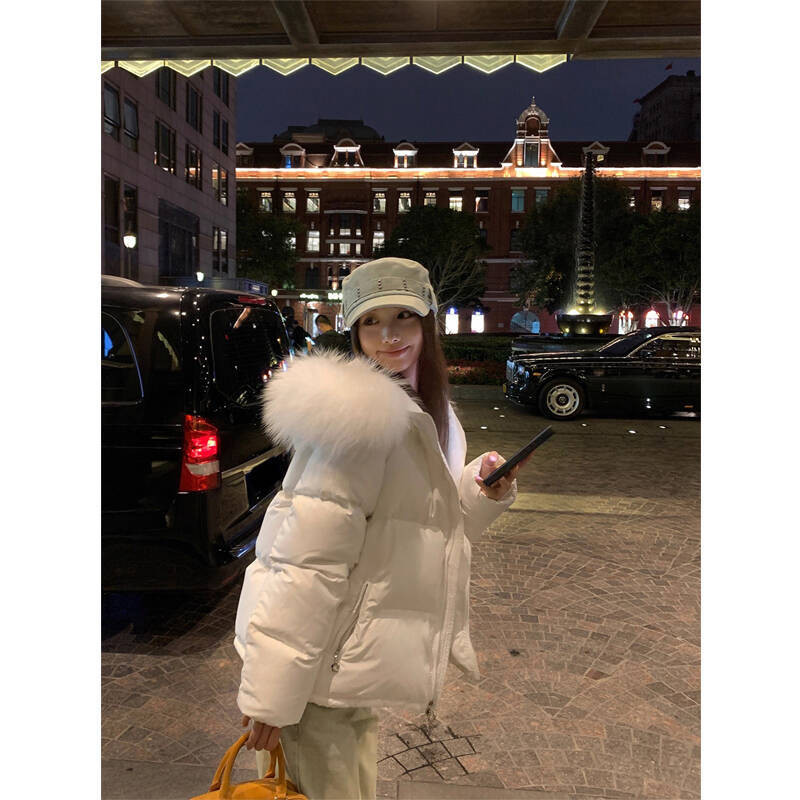 2025冬季新款大毛领白色羽绒服女休闲宽松加厚短款面包服百搭外套