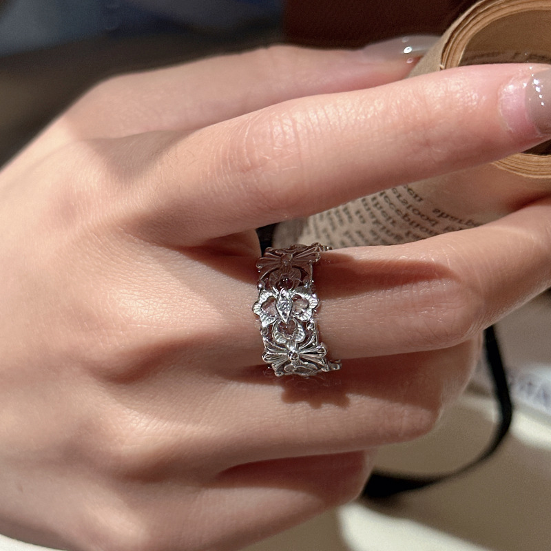 S925 pure silver, a niche and light luxury white gold warbler tail flower ring, a fashionable, simple and classic silver ring jewelry wholesale details Picture