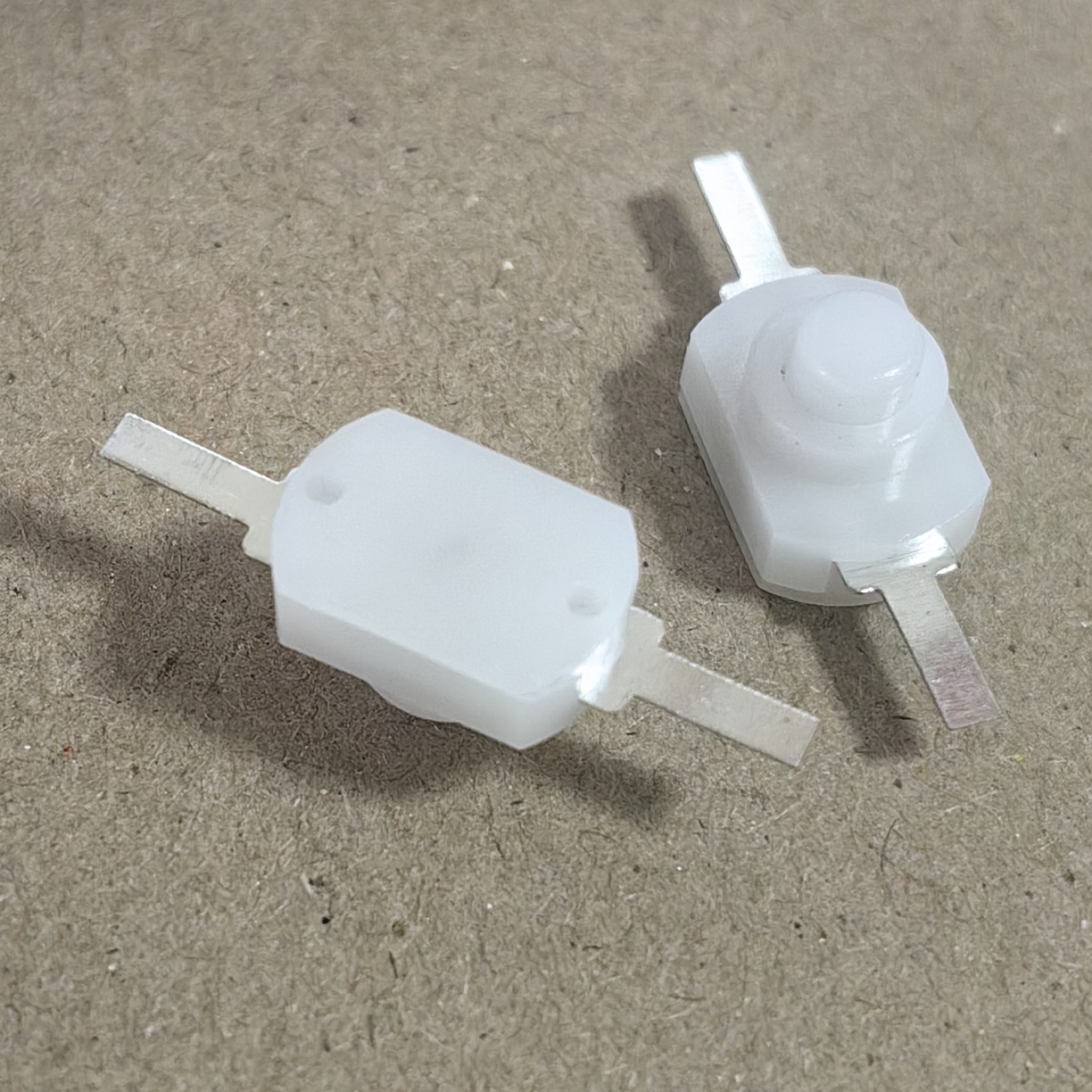 Flashlight switch 1208YD self-locking white SD-11 white 2-pin self-locking key button 12*8*8.2 details Picture
