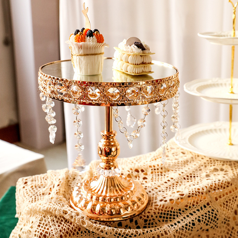 European-style wrought iron light luxury high-legged tray, afternoon tea break dessert table, pastry rack, metal model room display stand, decorative items Specification image
