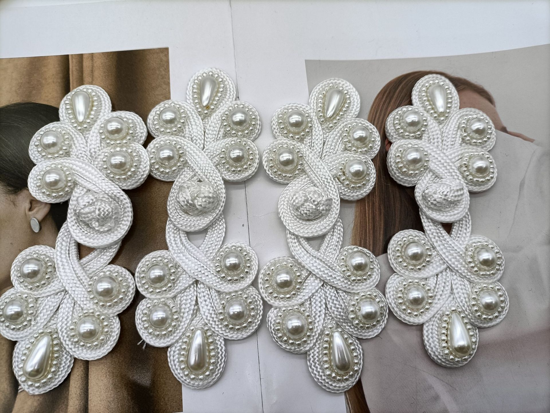 Hand-buttoned Tang suit cheongsam, fabric buttons, chrysanthemum cheongsam buttons, ethnic style retro buttons, classical opera stage costume buttons Application Scenario
