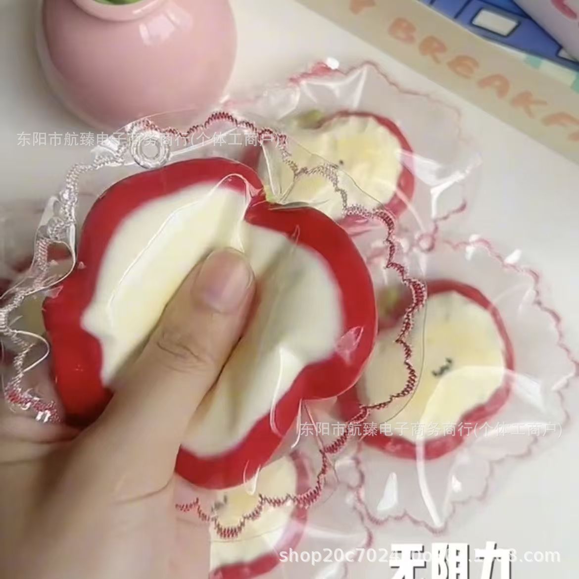 A homemade food-grade silicone stress-relieving toy made by pinching the same red apple as on Xiaohongshu, a slow rebound gift from Pinching Fun Specification image