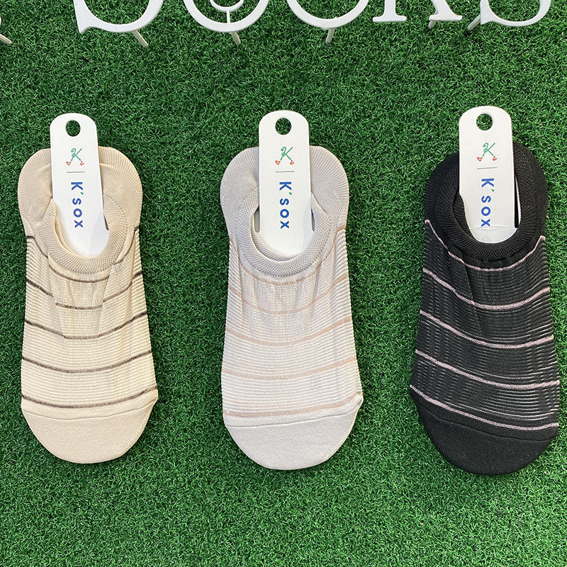 Dongdaemun, South Korea, wholesale of spring new thin mesh bright silk striped anti-slip and non-slipper women's socks Application Scenario