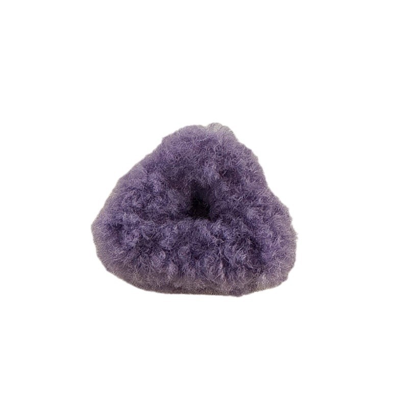 The fluffy, colorful triangular small scratch-clip features cute cat ears, hair claws, small bangs on the forehead, and a lamb fur decoration Item Picture