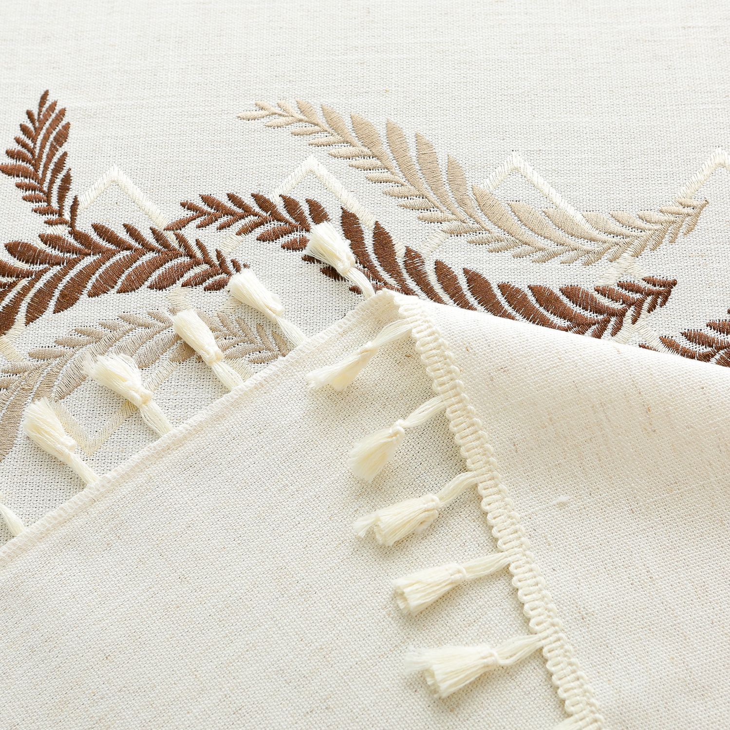 Cross-border foreign leaf three-dimensional embroidered tablecloth decoration, indoor party thickened cotton and linen tablecloth and table mat home textile Specification image