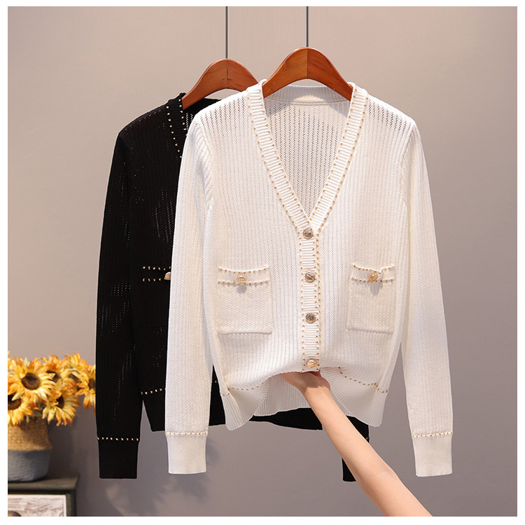 A new autumn women's dress with a chanel-style knitted cardigan, loose and cut-out gold thread V-neck for slimming, and a one-piece delivery service
