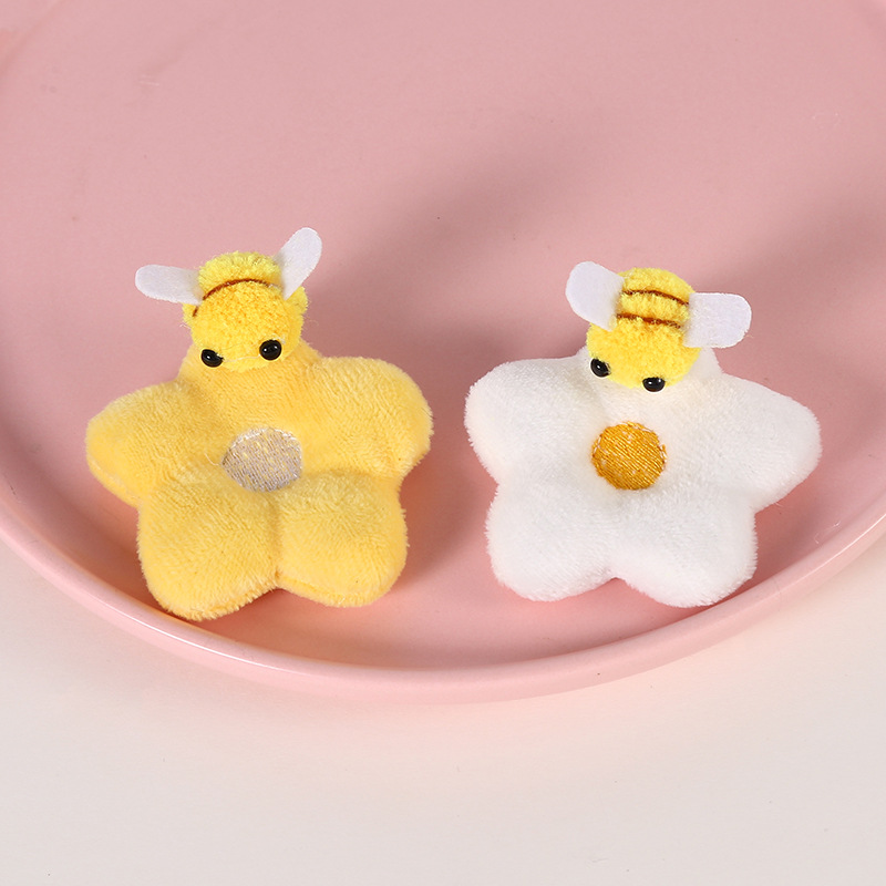 Manufacturers Wholesale Bee Plush Cute Children Cartoon Net Red Girl Accessories Children's Clothing Accessories Decorative Accessories Specification drawing