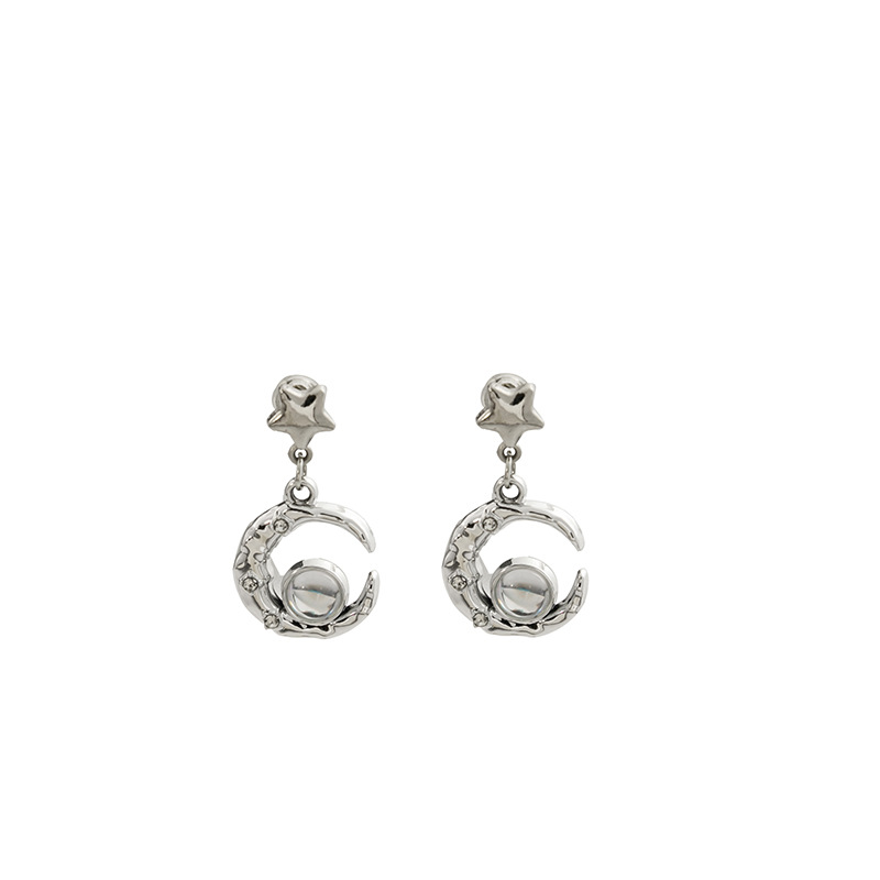 Silver needle Zircon moon Astronaut stud earrings, cute moonstone stud earrings in Japanese and Korean style, personalized and fun earrings for women Application Scenario