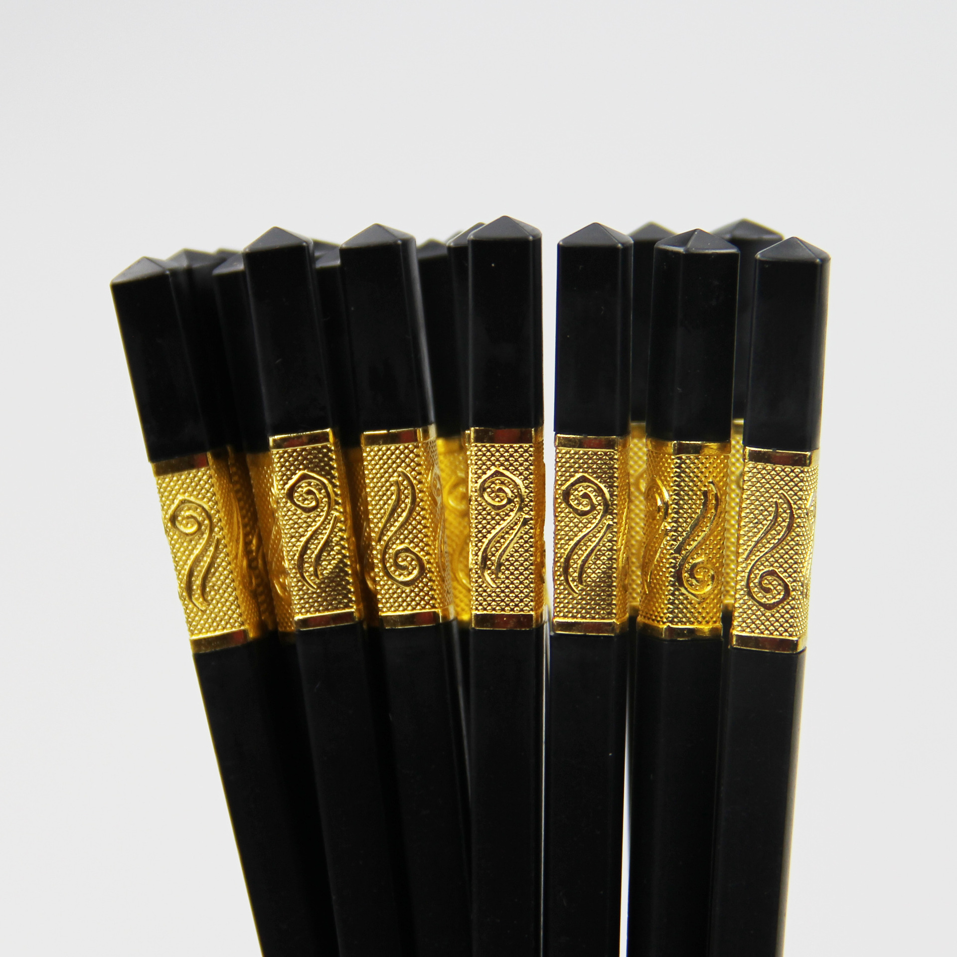 The new household tableware, the Gold and Silver Fu three-leaf Ruyi alloy chopsticks, is carefully selected by the e-commerce platform of the source factory of Shifule details Picture