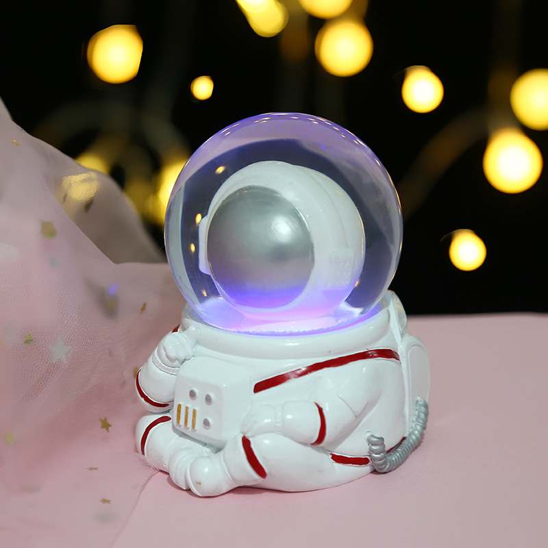Astronaut Crystal Ball Astronaut Trinket Light Water Balloon Light Resin Craft Gift Student Birthday Gift Specification drawing