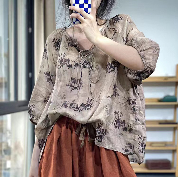 Artistic and retro lace-tied ramie digital printed pullover three-quarter sleeve shirt for women, 2022 Summer new style floral shirt details Picture