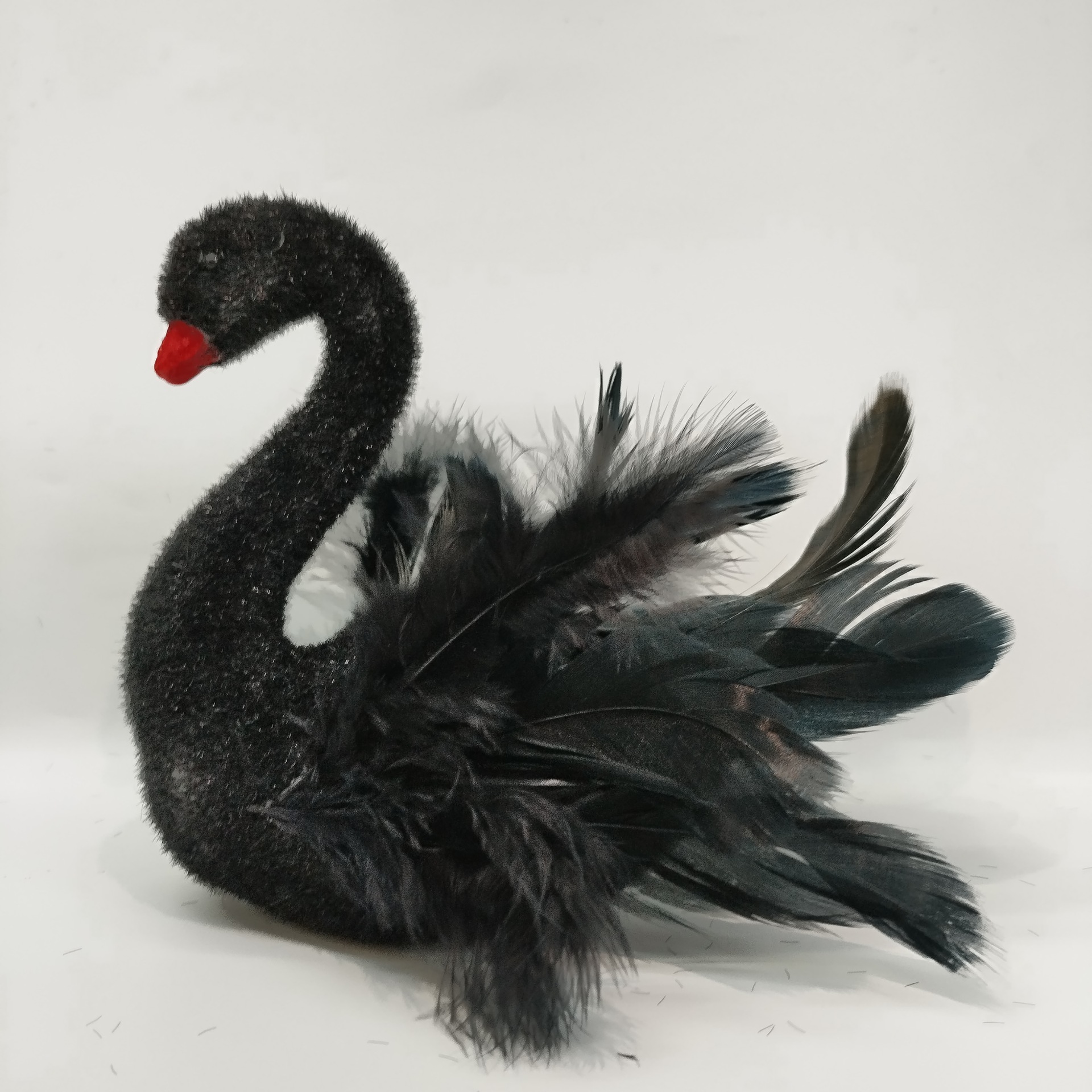 Source Manufacturers Supply Black And White Swan Simulation Decorative Crafts Feather Foam Material Advanced Novel Props Item Picture