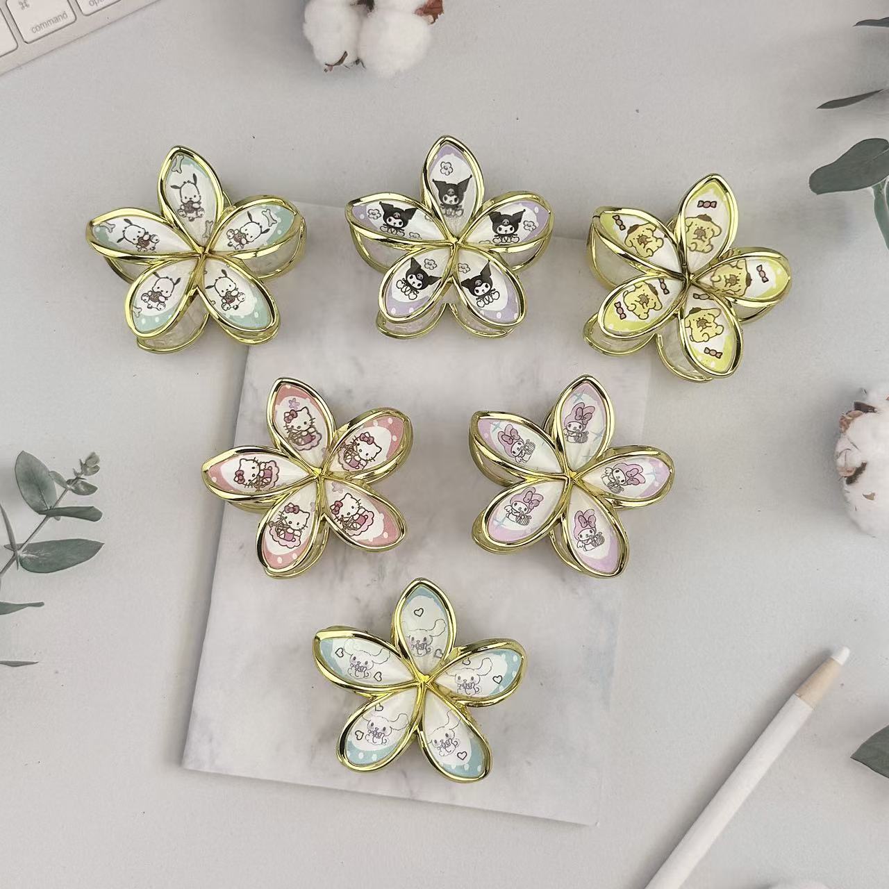Cross-border high-end style inlaid hot-selling flower grabbers, rose fashionable petal hair accessories, women's shark hair clips wholesale details Picture