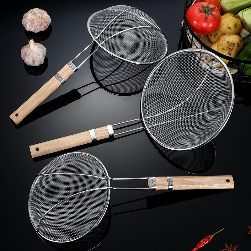 Non-magnetic stainless steel wooden-handled mesh large strainer, commercial hot pot spoon, oil grid, hotel supplies, ladle, fried noodle ladle details Picture