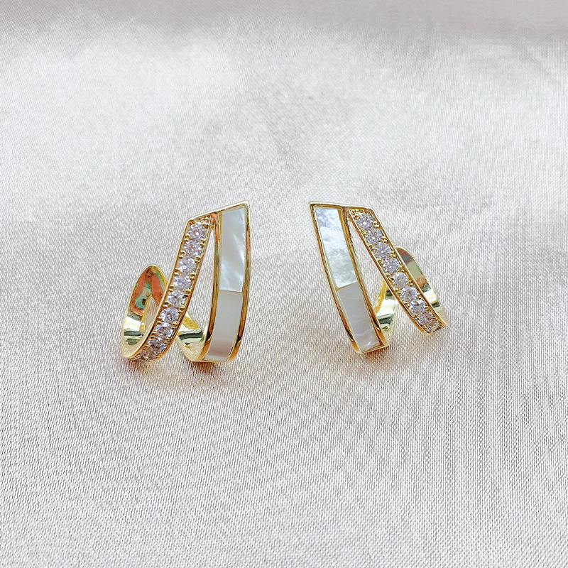 Obi new shell zircon high-grade sense earrings wholesale fashion women's earrings S925 silver needle temperament niche design Specification drawing
