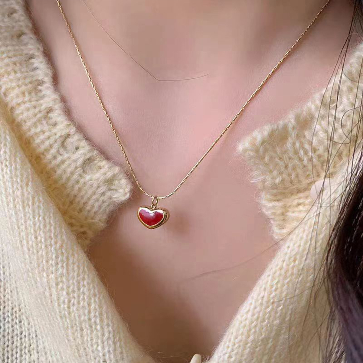 This sweet red heart-shaped necklace from Korean style is elegant, delicate and compact. It is made of titanium steel and plated with 18K gold, making it a versatile collarbone chain for women Application Scenario
