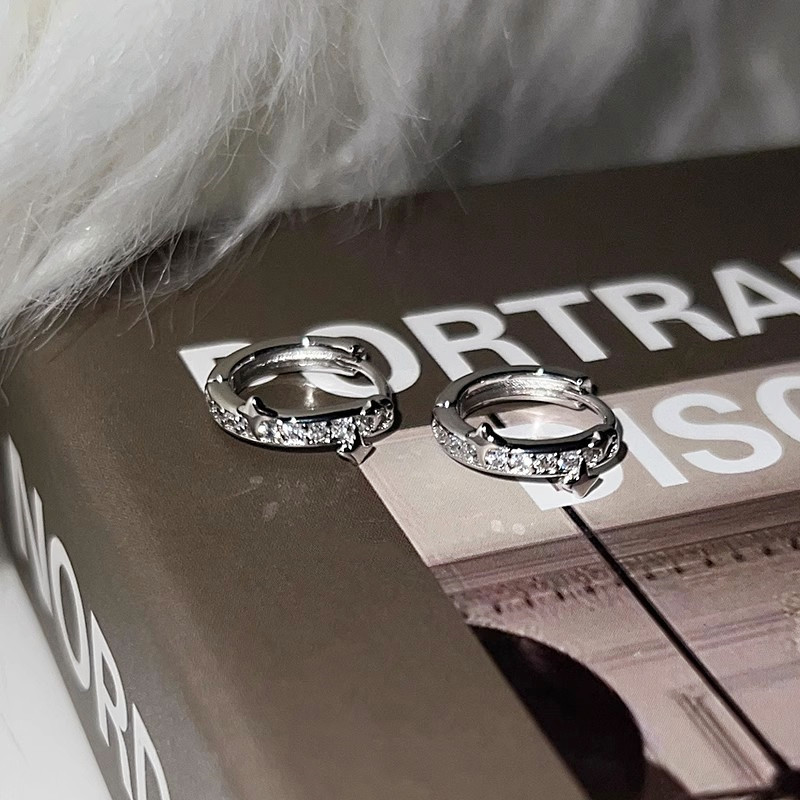 High-end matte, exquisite and compact ear rings, ear buckles, unique earrings, 2023 new trendy bestsellers, earrings and stud earrings details Picture