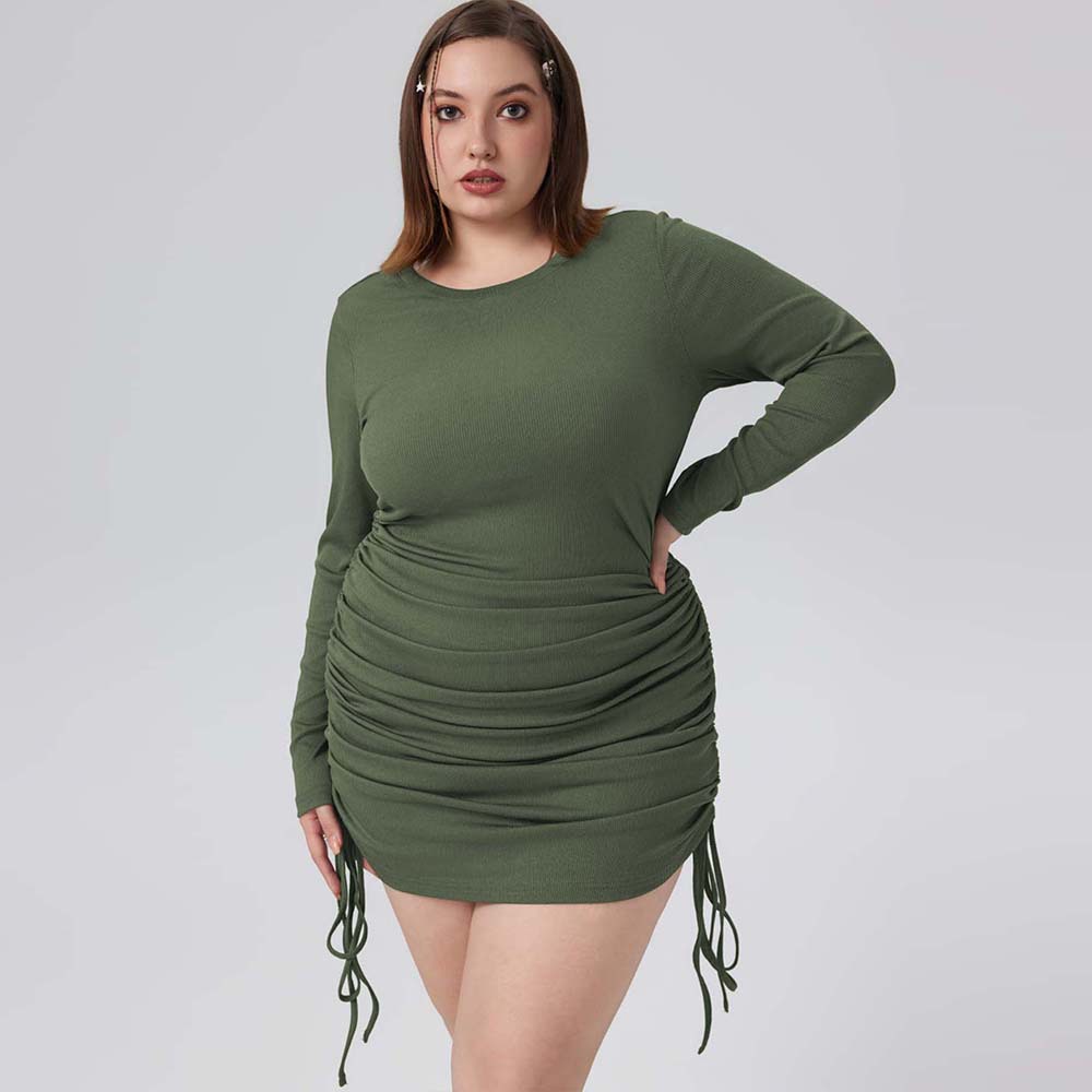 A simple and elegant plus-size women's dress with a round neck and a short skirt for cross-border trade in autumn and winter 2024 full figure