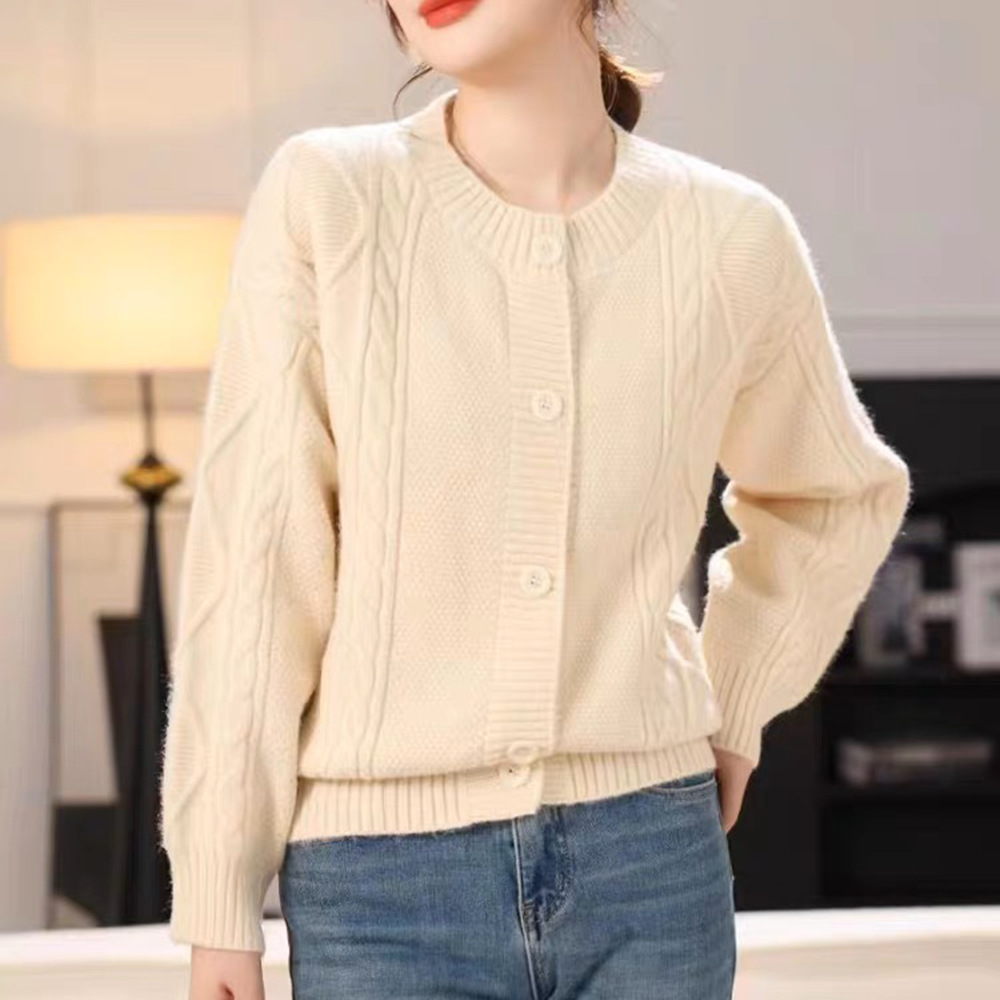 2026 Autumn/Winter new style thickened round-neck cardigan for women, retro charm, versatile knitted sweater coat for women details Picture
