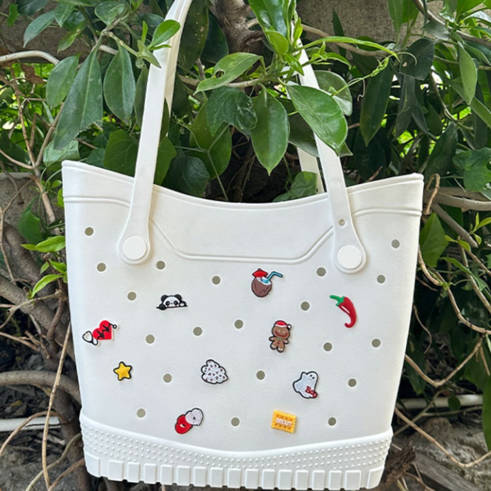 Manufacturer's in-stock 2025 new EVA perforated bag, large-capacity women's handbag, simple and fashionable travel storage bag Application Scenario