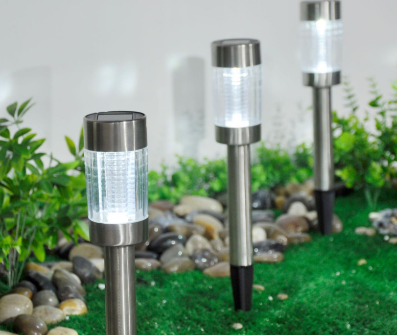 Solar-powered plastic garden decorative lights details Picture